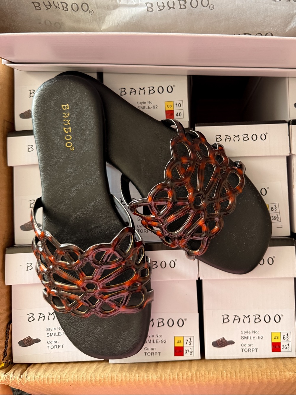 12 Pairs | Black Slide Sandals with Tortoiseshell Accent